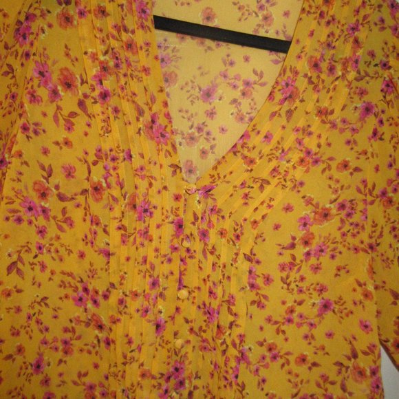 1.STATE size L Orange and Hot pink floral sheer top with banded bottom - Picture 4 of 15